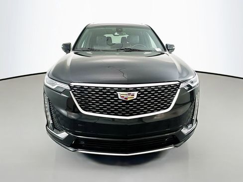 Used 2022 Cadillac XT6 Premium Luxury image 2