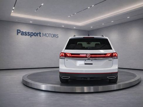 Used 2024 Volkswagen Atlas SE AWD/4WD image 5
