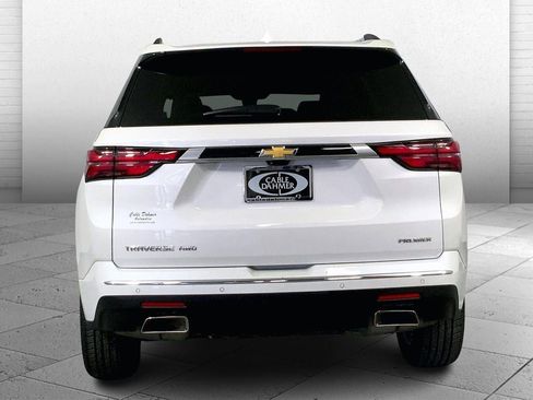 Used 2023 Chevrolet Traverse Premier image 3