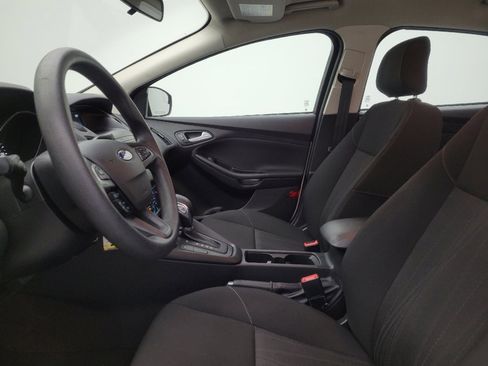 Used 2018 Ford Focus SE w/ SE Appearance Package image 17