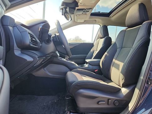 Used 2025 Subaru Outback Premium AWD/4WD image 13