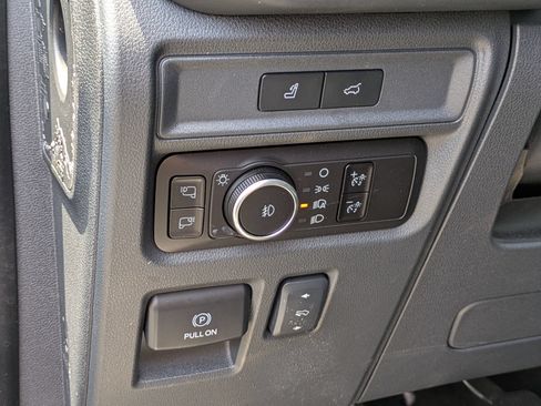 Used 2023 Ford Expedition Platinum AWD/4WD image 16