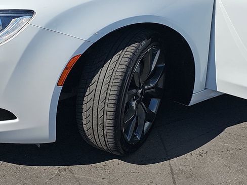 Used 2015 Chrysler 200 S FWD image 34