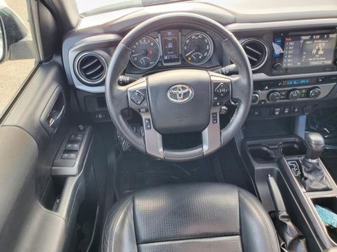 Used 2019 Toyota Tacoma TRD Sport image 14