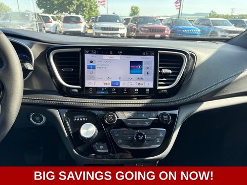 New 2026 Chrysler Pacifica Select w/ S Appearance Package AWD/4WD image 28