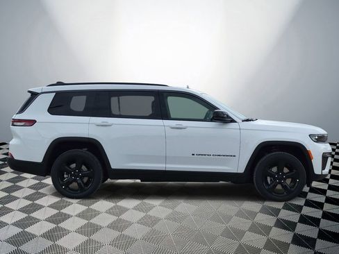New 2026 Jeep Grand Cherokee L Limited w/ Limited Altitude Package AWD/4WD image 6