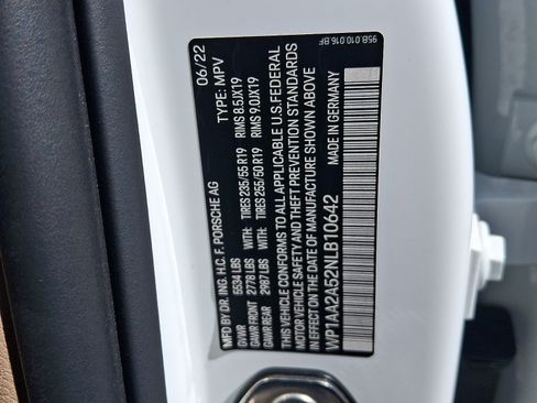 Used 2022 Porsche Macan AWD/4WD image 33