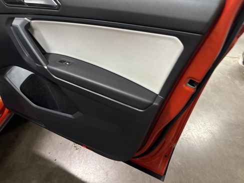 Used 2018 Volkswagen Tiguan SE w/ Panoramic Sunroof Package AWD/4WD image 40