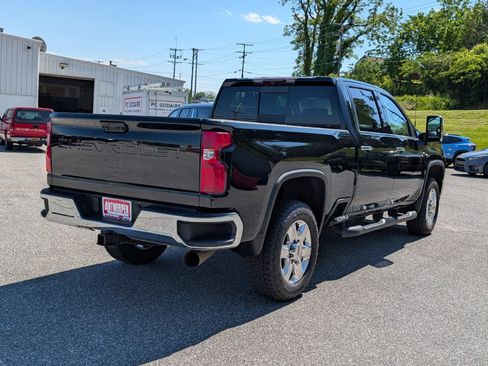 Used 2023 Chevrolet Silverado 3500 LTZ AWD/4WD image 3