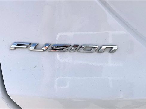 Used 2016 Ford Fusion SE w/ Equipment Group 202A FWD image 8