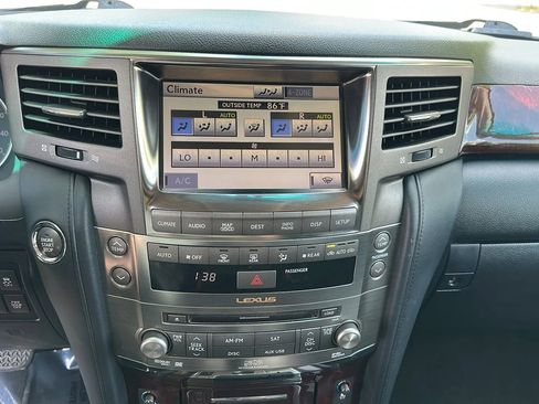 Used 2011 Lexus LX 570 4WD w/ Luxury Pkg image 36