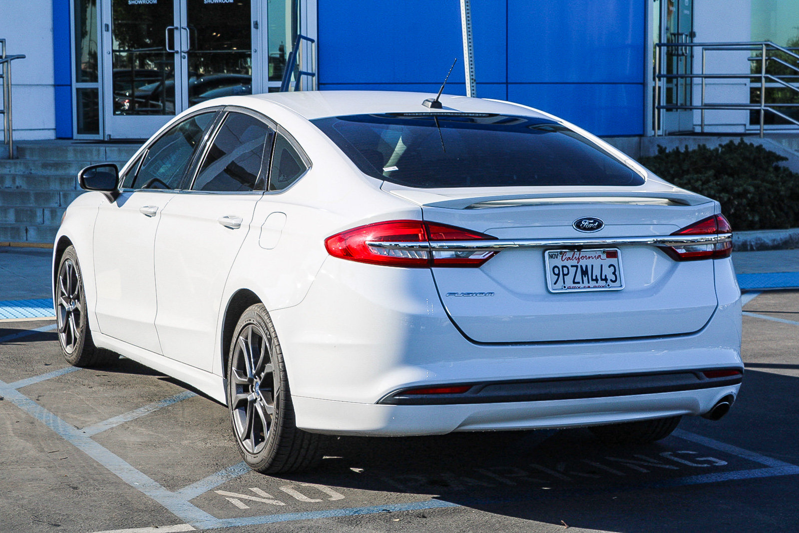 Used 2018 Ford Fusion S w/ Equipment Group 101A FWD image 8