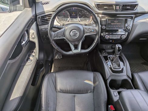 Used 2022 Nissan Rogue Sport SL FWD image 4