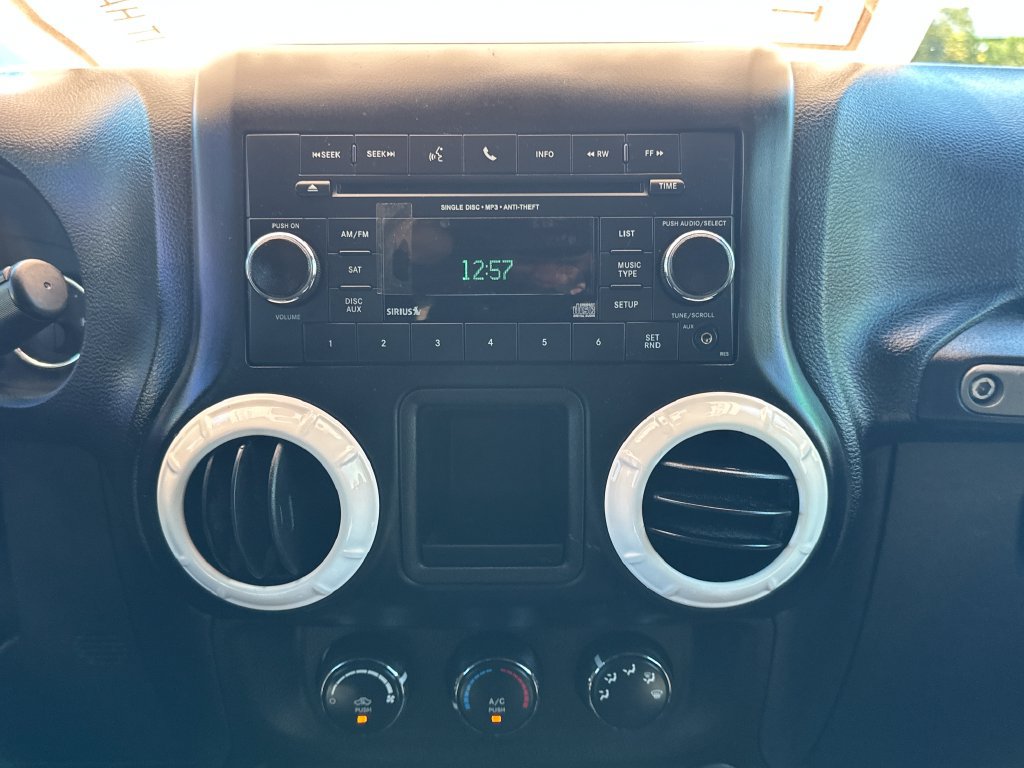 Used 2017 Jeep Wrangler Unlimited Sport w/ Connectivity Group AWD/4WD image 32