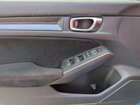 Used 2024 Honda Civic Type R image 11
