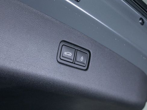 New 2026 Genesis GV70 3.5T Sport Advanced image 9