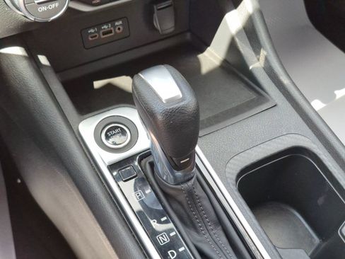 Certified 2021 Nissan Sentra SV FWD image 22