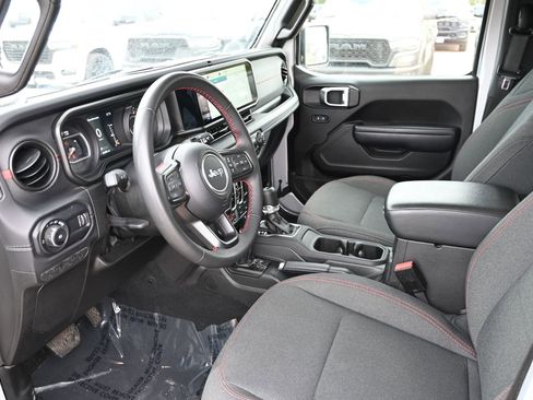 Used 2024 Jeep Wrangler Unlimited Rubicon image 15