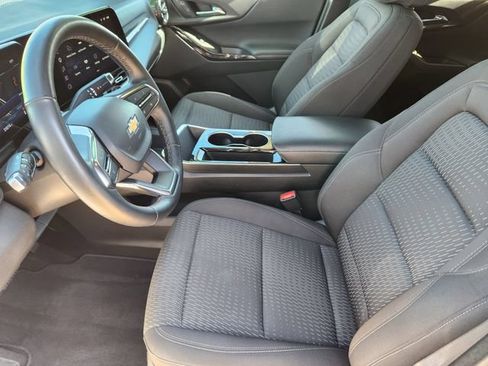 Used 2025 Chevrolet Equinox LT AWD/4WD image 12