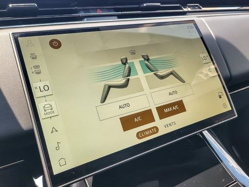 Used 2024 Land Rover Range Rover Sport Dynamic SE image 17