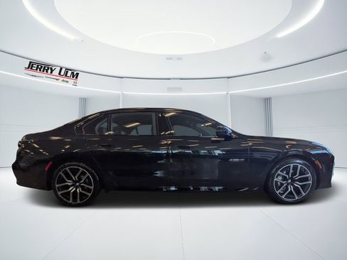 Used 2024 BMW 760i xDrive w/ Premium Package 2 image 2