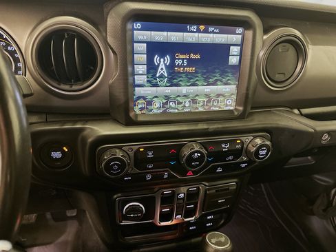 Used 2022 Jeep Wrangler Unlimited Sport AWD/4WD image 26