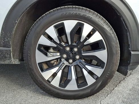 Certified 2025 Ford Explorer Platinum w/ LUX Leather Package image 8