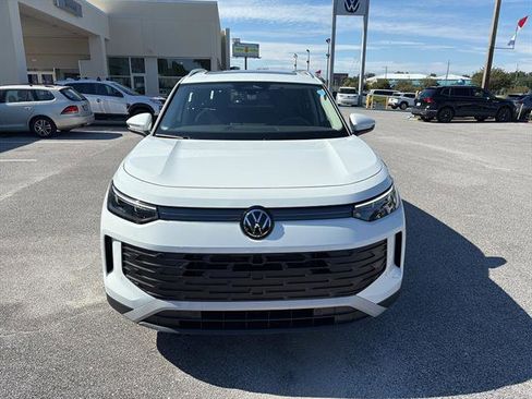 New 2025 Volkswagen Tiguan SE AWD/4WD image 2