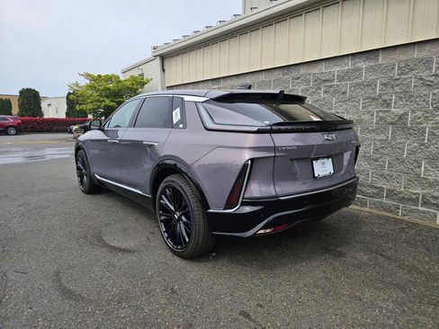 New 2026 Cadillac Lyriq Signature Luxury w/ LPO, Bronce Accent Package AWD/4WD image 4