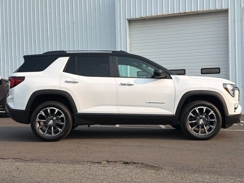 New 2027 GMC Terrain Elevation w/ Elevation Premium Package AWD/4WD image 3