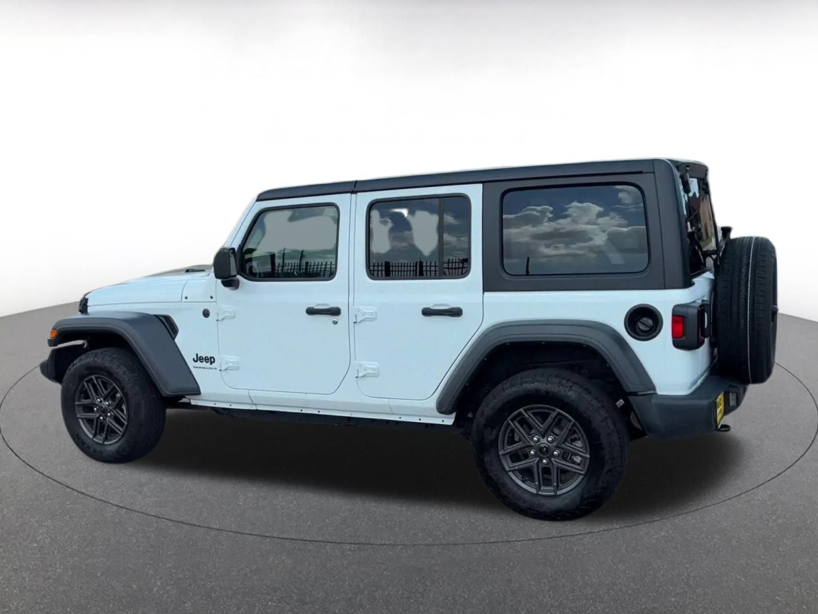Used 2025 Jeep Wrangler Unlimited Sport AWD/4WD image 9
