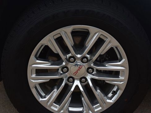 Used 2024 GMC Yukon SLT RWD image 10