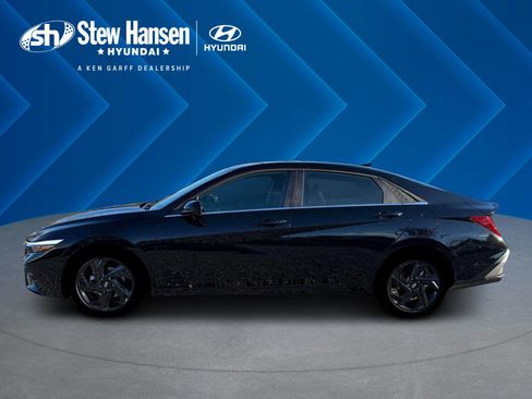 New 2026 Hyundai Elantra SEL Sport Premium image 3