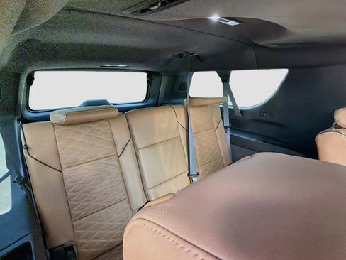 Certified 2024 Cadillac Escalade ESV Sport AWD/4WD image 29
