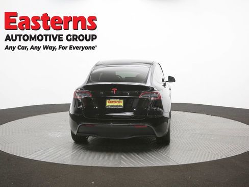 Used 2022 Tesla Model Y Long Range AWD/4WD image 31