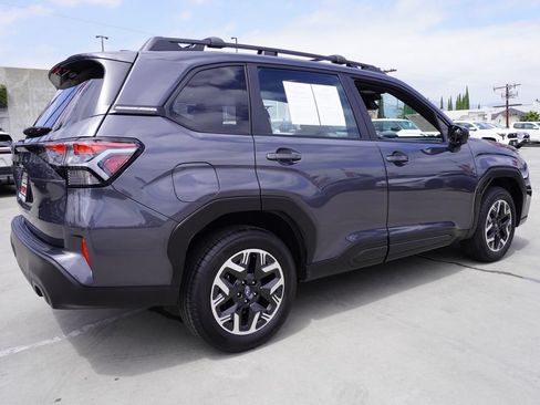 Used 2025 Subaru Forester AWD/4WD image 7