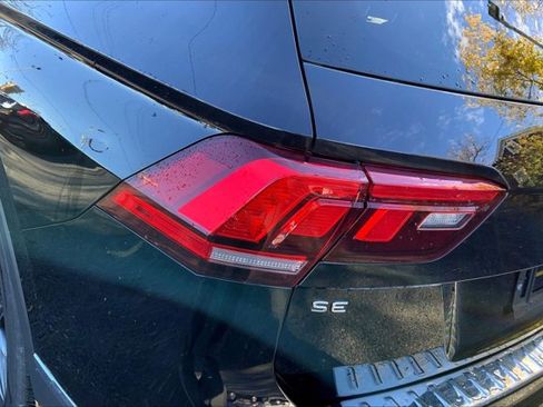 Used 2022 Volkswagen Tiguan SE image 28