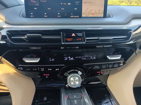 Used 2023 Acura MDX SH-AWD w/ Technology Package image 26