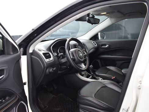 Used 2018 Jeep Compass Latitude w/ Cold Weather Group image 12