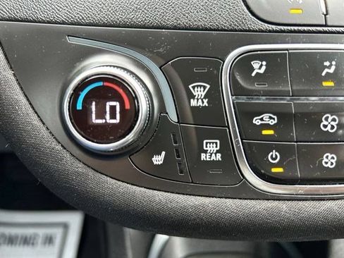 Used 2023 Chevrolet Malibu LT FWD image 28