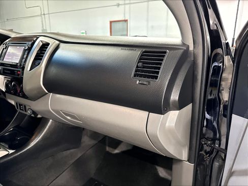 Used 2015 Toyota Tacoma 4x4 Double Cab w/ TRD Off-Road Package image 17