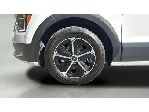 Used 2025 Kia Niro LX FWD image 39
