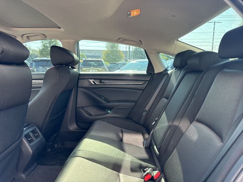 Used 2018 Honda Accord EX image 10