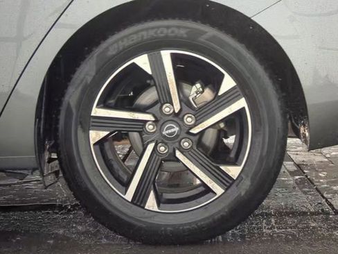 Used 2025 Nissan Sentra SV FWD image 18