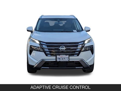 Certified 2025 Nissan Rogue SL FWD image 4