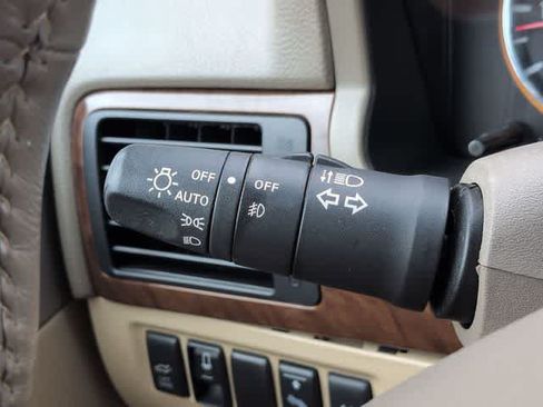 Used 2015 Nissan Armada Platinum w/ 2nd Row Captain Seat Package RWD image 26