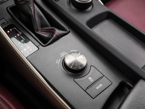 Used 2019 Lexus IS 300 image 32