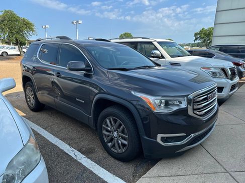 Used 2018 GMC Acadia SLT FWD image 4