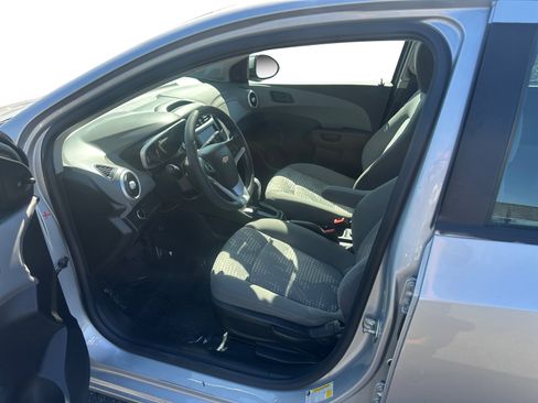 Used 2020 Chevrolet Sonic LT image 9