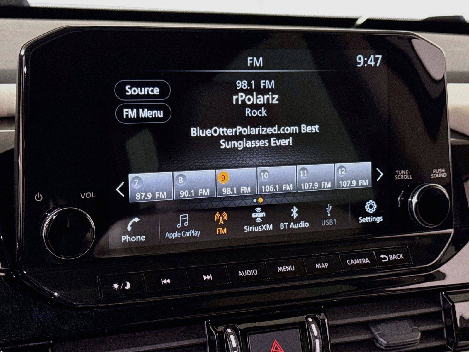 Used 2025 Nissan Pathfinder SL FWD image 13